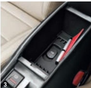 RENAULT LAGUNA ESTATE - RANGEMENT SUR CONSOLE BASSE - 1