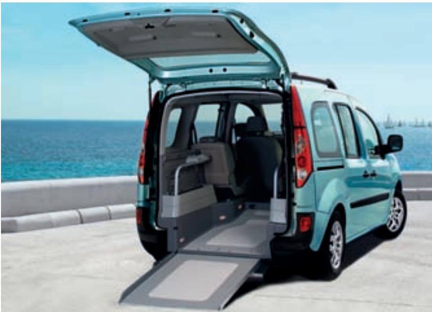 RENAULT TRAFIC PASSENGER - MOBILITÉ RÉDUITE : RENAULT PROCHE DE VOUS, C'EST UNE RÉALITÉ. - 2