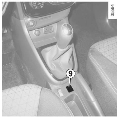 RENAULT CLIO IV ESTATE - Mise en service ou arrêt de l'air conditionné - 1