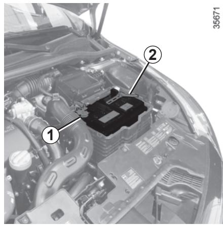RENAULT CLIO IV ESTATE - Démarrage avec la batterie d'un autre véhicule - 2