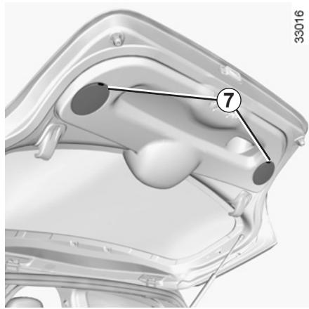 RENAULT TWINGO II RESTYLE - FEUX ARRÊIRE : remplacement des lampes (2/4) - 2