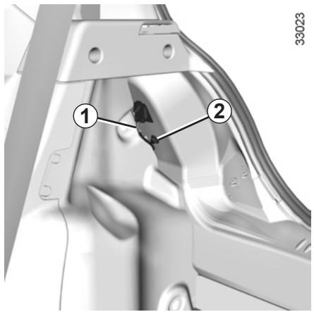 RENAULT TWINGO II RESTYLE - FEUX ARRÊIRE : remplacement des lampes (1/4) - 1