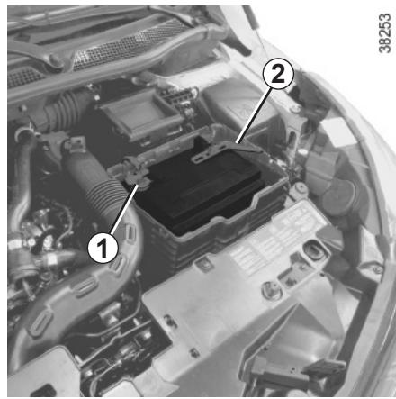 RENAULT CAPTUR 2014 - Démarriage avec la batterie d'un autre vehicule - 2