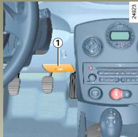 RENAULT CLIO 2 2005 - ÉCLAIRAGE INTÉRIEUR : remplacement des lampes (suite) - 3