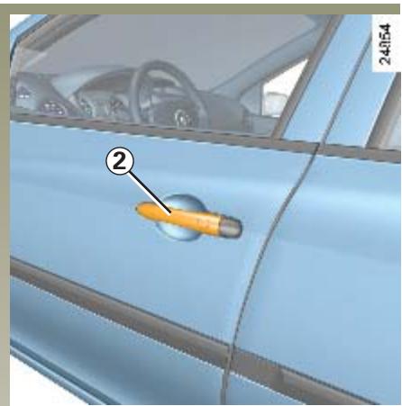 RENAULT CLIO 2 2005 - Carte RENAULT : utilisation en mode mains libres - 1