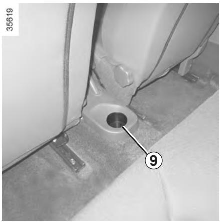 RENAULT CLIO 4 2012 - RANGEMENTS, AMÉNAGEMENTS HABITACLE (3/4) - 1