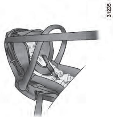 RENAULT CLIO 4 2013 - SÉCURITÉ ENFANTS : choix du siège enfant - 1