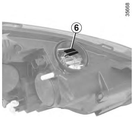 RENAULT CLIO 4 2013 - Feu de position avant - 2