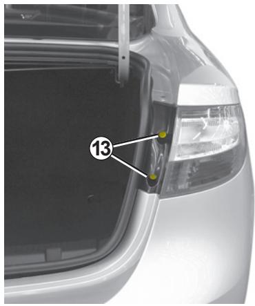 RENAULT FLUENCE 2011 - FEUX ARRIÈRE ET LATÉRAUX : remplacement des lampes (3/5) - 1