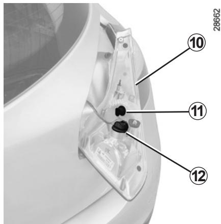RENAULT FLUENCE 2011 - FEUX ARRÈRE ET LATERAUX : remplacement des lampes (2/5) - 2