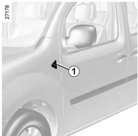 RENAULT KANGOO 2 2011 - RÉPÉTITEURS LATERAUX : remplacement des lampes - 1