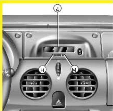RENAULT KANGOO 2002 - Réglage de l'horloge - 1
