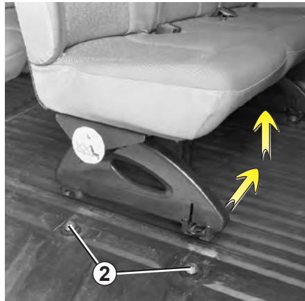 RENAULT MASTER 3 FOURGON 2007 - Dépose de la banquette - 2