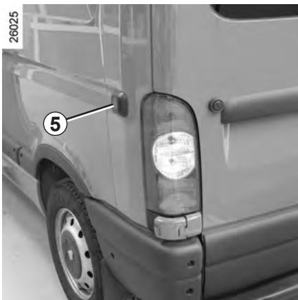 RENAULT MASTER 3 FOURGON 2007 - PORTES ARRIÈRE (suite) - 1