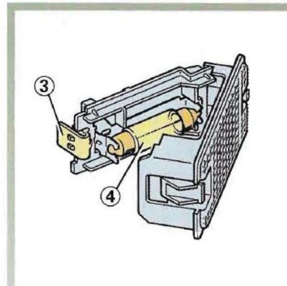 RENAULT MEGANE 1 - ÉCLAIREURS DE COFFRE : remplacement de la lampe - 3