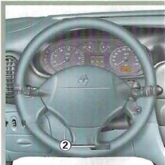 RENAULT MEGANE 1 - VOLANT DE DIRECTION - 1