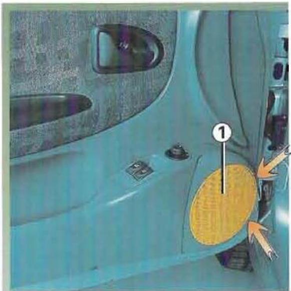 RENAULT MEGANE 1 - PRÉÉQUIPEMENT RADIO (suite) - 1