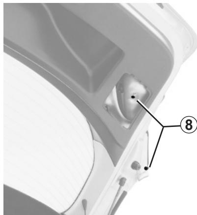 RENAULT MEGANE 3 2010 - FEUX ARRÈRE ET LATERAUX : remplacement des lampes (2/6) - 2