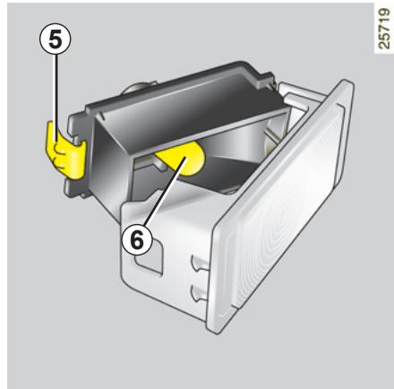 RENAULT SCENIC 2 2008 - ÉCLAIRAGE INTÉRIEUR : remplacement des lampes (suite) - 3