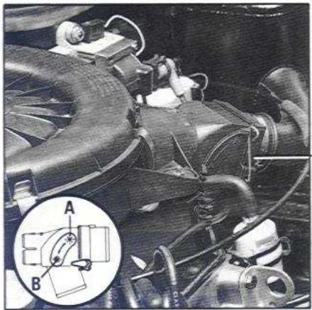 RENAULT SUPER 5 - Remplacement de I'element filtrant - 2