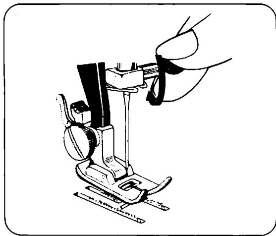 TOSHIBA 4070 - Changement du PIED de-biche - 2