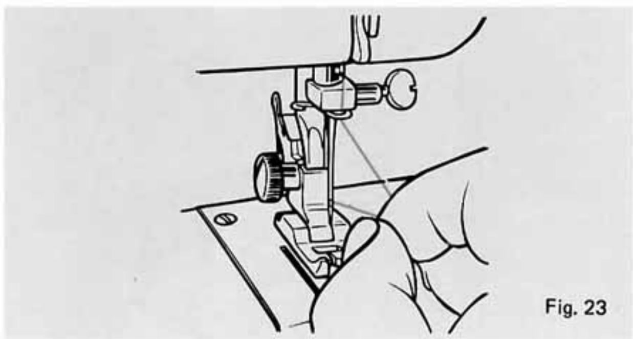 TOSHIBA 4500 - Enfilage et parcours du fil supérieur. - 3