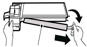 TOSHIBA E-STUDIO120 - Retirez la nouvelle cartouche de toner du sachet. Saisissez la cartouche de chaque côte et secouez-la horizontallyment quatre ou cinq fois. Avec avoir secoué la cartouche, otez le ruban de scellement. - 2