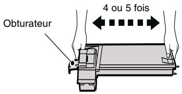 TOSHIBA E-STUDIO120 - Retirez la nouvelle cartouche de toner du sachet. Saisissez la cartouche de chaque côte et secouez-la horizontallyment quatre ou cinq fois. Avec avoir secoué la cartouche, otez le ruban de scellement. - 1