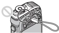 FUJIFILM FINEPIX XP200 - Pour vérifier que le couvercle est verrouillé - 1
