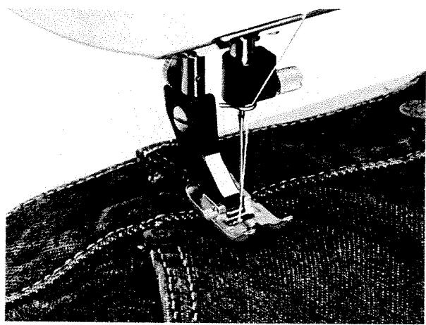 HUSQVARNA OPTIMA 150 - Sewing Terry Cloth - 1