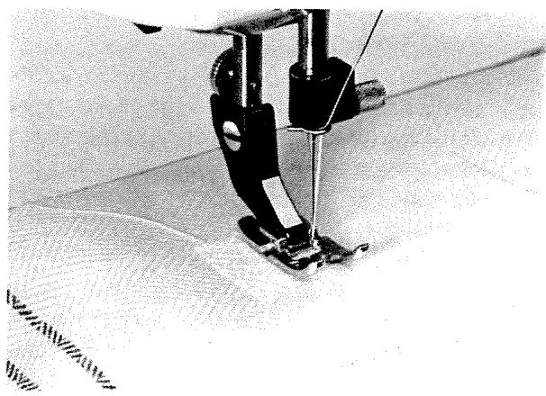 HUSQVARNA OPTIMA 150 - Sewing Terry Cloth - 3
