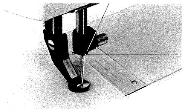 HUSQVARNA OPTIMA 150 - Cutting the Buttonhole - 1