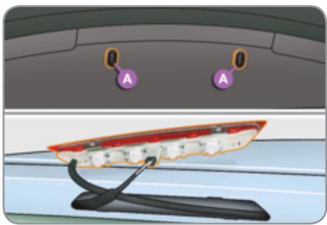 CITROEN C3 2 2011 - Changement du troisième feu de stop (4 lampes W5W) - 1