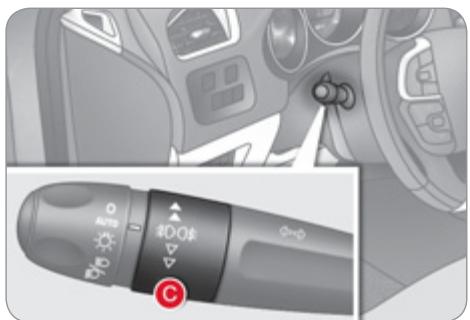 CITROEN C4 2 2011 - Modèle avec feux antibrouillard arrière seuls - 2