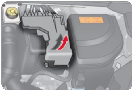 CITROEN C4 2 2011 - Accès à la batterie - 1
