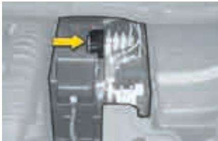 CITROEN C4 PICASSO 2009 - Fusibles sur batterie - 1