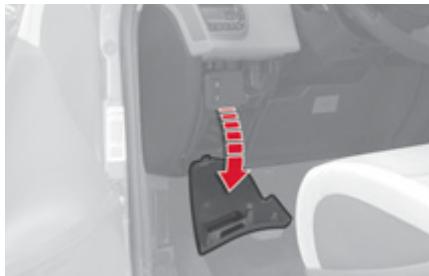 CITROEN C4 PICASSO 2010 - CHANGEMENT D'UN FUSIBLE - 1