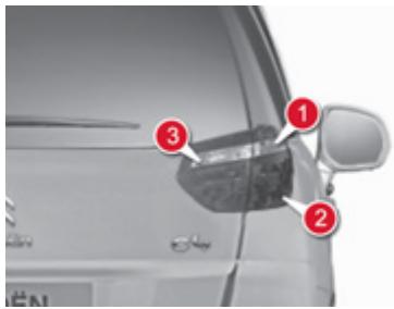 CITROEN C4 PICASSO 2010 - Feux arrêté (C4 Picasso) - 1