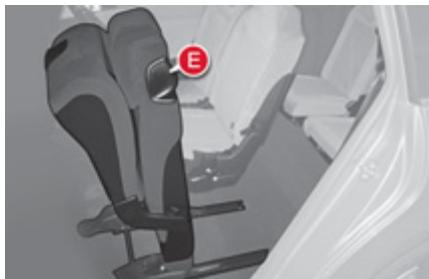 CITROEN C4 PICASSO 2010 - Accès aux places de troisième rangée - 1
