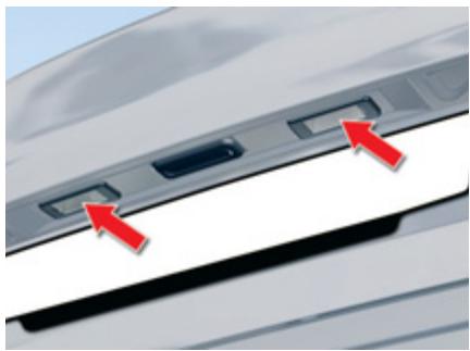 CITROEN C5 2 2010 - Changement des feux de plaque minéralogique (W5W) - 1