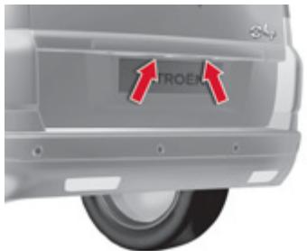 CITROEN GRAND C4 PICASSO 2010 - Changement des feu des plaque minéralogique (W5W) - 1