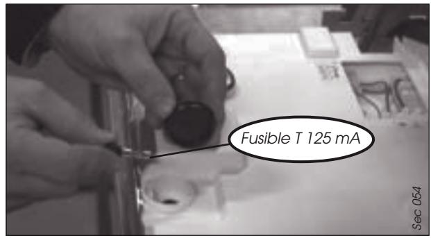 SAUNIER DUVAL ISOFAST C 24 E V - Raccordement du thermostat d'ambiance - 2