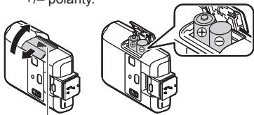 OLYMPUS FL-300R - Loading batteries - 1