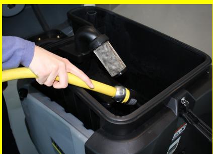 KARCHER BR BD 55 40 RS - Interrompre l'alimentation en eau - 3
