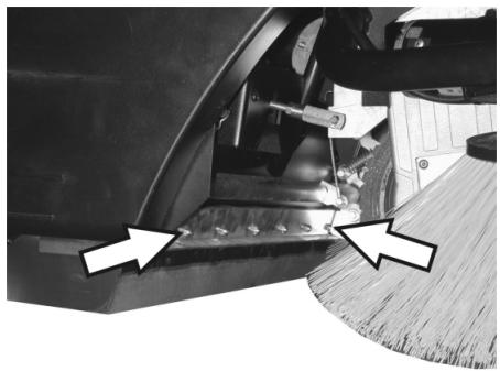 KARCHER KM 100 100 R D - Adjusting and replacing sealing strips - 1