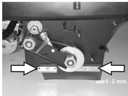 KARCHER KM 100 100 R D - Adjusting and replacing sealing strips - 5