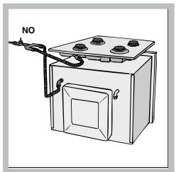 HOTPOINT FH G IX/HA - ! LaEmpresa declina toda responsabilidad cuando estas normas no sean respetadas. Conexión gas - 1