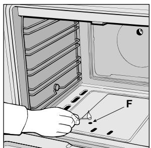 HOTPOINT C 247 G - O botão doorno e do grill (M) - 1