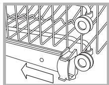 HOTPOINT LSFA  825 X/HA - Never lift or lower the rack on one side only. - 1