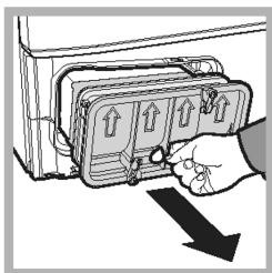 HOTPOINT FTCD 87 B 6K - Het reinigen van de condenseenheid - 1